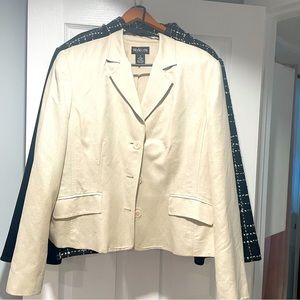 Size 15 jacket minimal use for work. Perfect to dress up with a scarf!